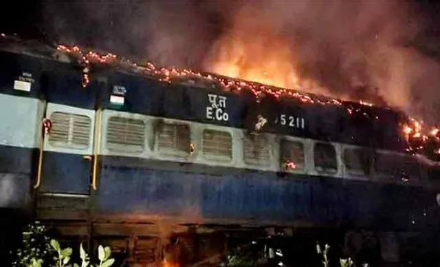 ସେଲ୍‌ଫି ନେଲା ବେଳେ ଜଳିଗଲେ ନାବାଳକ, ରେଳବଗି ବି ଜଳିଗଲା