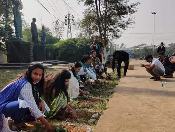 ବିଜେଡି ପ୍ରତିଷ୍ଠା ଦିବସ ଅବସରରେ ରକ୍ତଦାନ ଶିବିର ଓ ବୃକ୍ଷରୋପଣ