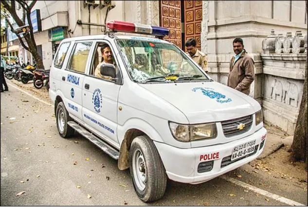 କର୍ଣ୍ଣାଟକ ଗୃହ ସଚିବଙ୍କ ଜାଲ୍ ଦସ୍ତଖତରେ ଗୋପନୀୟ ତଥ୍ୟ ନେଲେ ମହିଳା ଆଇପିଏସ୍