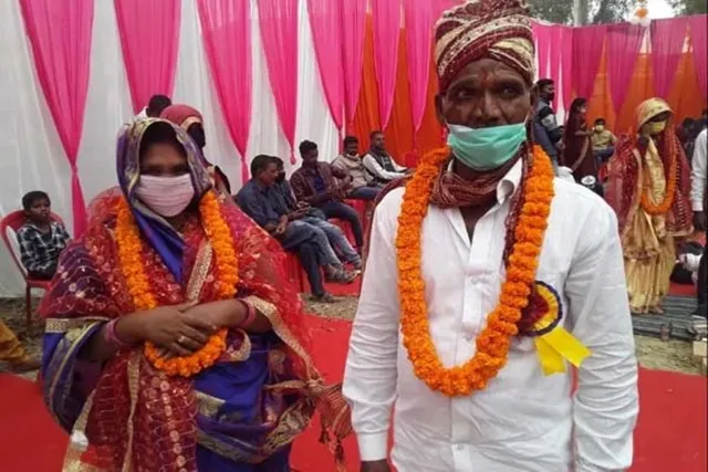 ବିଚିତ୍ର ଦୃଶ୍ୟ: ଏହି କାରଣରୁ ଗୋଟିଏ ମଣ୍ଡପରେ ବାହା ହେଲେ ମା’ ଓ ଝିଅ