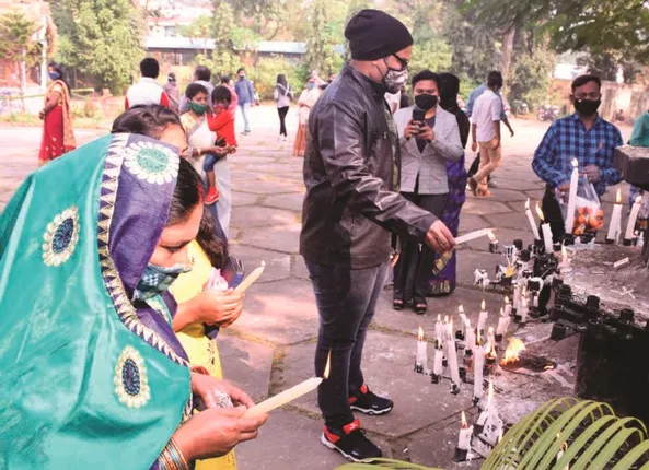 ବଡ଼ଦିନରେ କେବଳ ୫ ଚର୍ଚ୍ଚ ଖୋଲିଲା; ୟୁଟ୍ୟୁବ୍‌, ଫେସ୍‌ବୁକ ଓ ଜୁମ୍‌ରେ ଘରୁ ବସି ଉପାସନା କଲେ ଶ୍ରଦ୍ଧାଳୁ