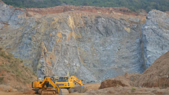 ପଥର ମାଫିଆଙ୍କ କବଜାରେ ସ୍ଥିତିବାନ ଜମି