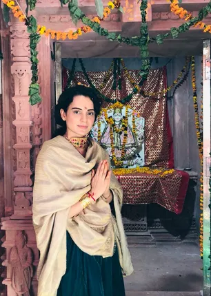 କଙ୍ଗନା କହିଲେ, ‘ମା’ ଦୁର୍ଗା ମୋତେ ବାଛିଛନ୍ତି, ମୁଁ ନିର୍ମାଣ କରିବି ଦେବୀଙ୍କ ମନ୍ଦିର’