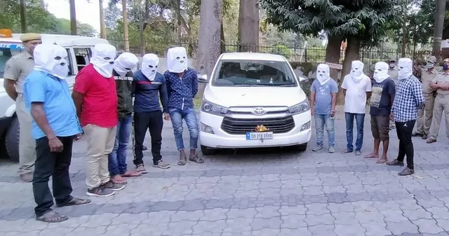 ଡି-ବ୍ରଦର୍ସ ଲିଙ୍କ୍ ! ପୁଣି ଏକ ଚୋରା ବନ୍ଧୁକ ରାକେଟ୍‌ ଠାବ କଲା କମିସନରେଟ୍‌ ପୁଲିସ; ୭ ବନ୍ଧୁକ ଜବତ, ୧୨ ଗିରଫ