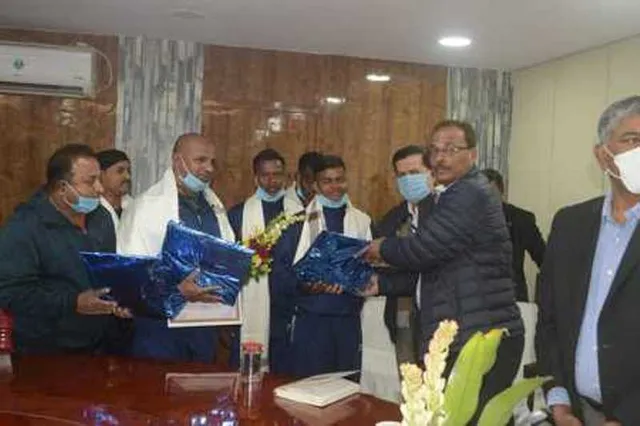 ଭୂତଳର ସାଥୀ ମହମ୍ମଦ ମୁସ୍‌ତାକିମ୍‌; ଝାଡ଼ଖଣ୍ଡ ମୁଗ୍‌ମା ମାଇନ୍‌ସ ଉଦ୍ଧାର କାର୍ଯ୍ୟରେ କଟକ ଯୁବକଙ୍କ ବୀରତ୍ବ