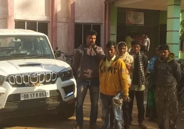 ହାଇଦ୍ରାବାଦ୍‌ ଚାଲାଣ ବେଳେ ୫ ଶ୍ରମିକ ଉଦ୍ଧାର