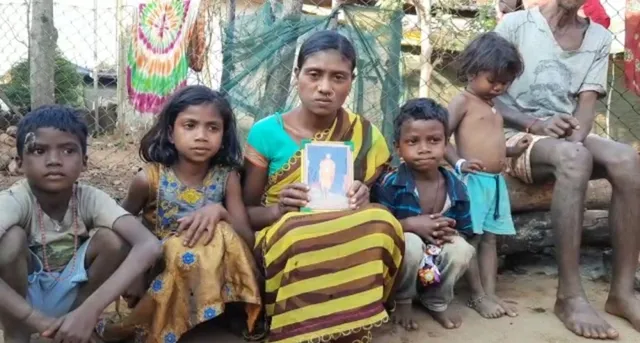 ମାଲକାନଗିରି ଉପକାରାଗାରେ କଏଦୀ ମୃତ୍ୟୁ ଘଟଣା: ପତ୍ନୀ ସୋନାରୀ କହିଲେ- ମୋ ସ୍ବାମୀକୁ ହତ୍ୟା କରାଯାଇଛି, ମୋତେ ନ୍ୟାୟ ଦରକାର