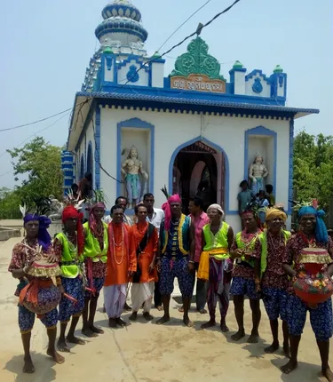 ବୁଡ଼ିବାକୁ ବସିଲାଣି କରଡ଼ାପାଳର 'ଘୁମୁରା ନାଚ'