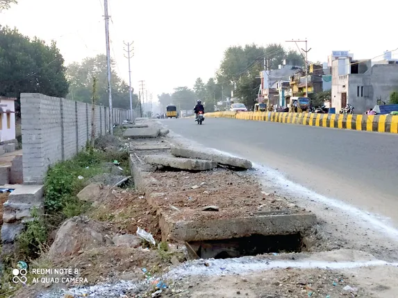 ପୂର୍ତ୍ତ ବିଭାଗର ରାସ୍ତା ନିର୍ମାଣ : ଅଧିକାରୀଙ୍କ କଥା ମାନୁନାହାନ୍ତି କି, କାମସାରୁ ନାହାନ୍ତି, ହାତବାନ୍ଧି ଚୁପ ବସିଛି ବିଭାଗ