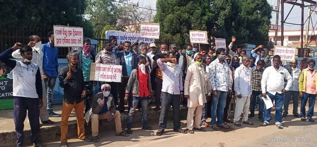 ଟାଙ୍ଗୀ ତହସିଲଦାର ଓ ଆର୍‌ଆଇଙ୍କ ଉପରେ ବର୍ଷିଲେ ସରସ୍ୱତୀନଗର ଗ୍ରାମବାସୀ