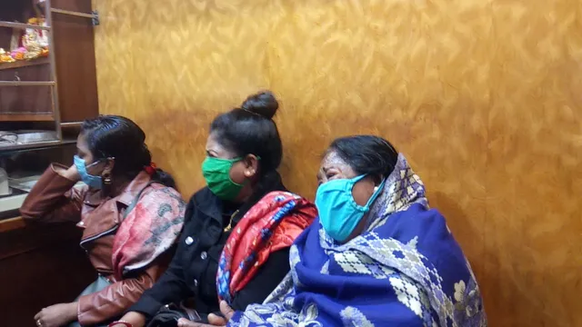 ଗ୍ରାହକ ବେଶରେ ଆସି ଧରାପଡିଲେ ତିନି ଲୁଟେରା