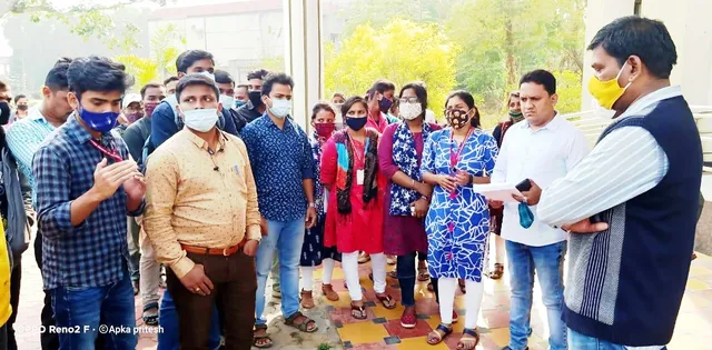 ଏଫ୍‌ଏମ୍‌ୟୁରେ ଅଫ୍‌ଲାଇନ୍‌ ପରୀକ୍ଷା ନିଷ୍ପତ୍ତିକୁ ଛାତ୍ରଛାତ୍ରୀଙ୍କ ବିରୋଧ