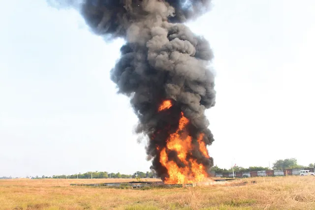 ବିମାନବନ୍ଦରରୁ ଧୂଆଁ, ଲୋକେ ଛାନିଆ