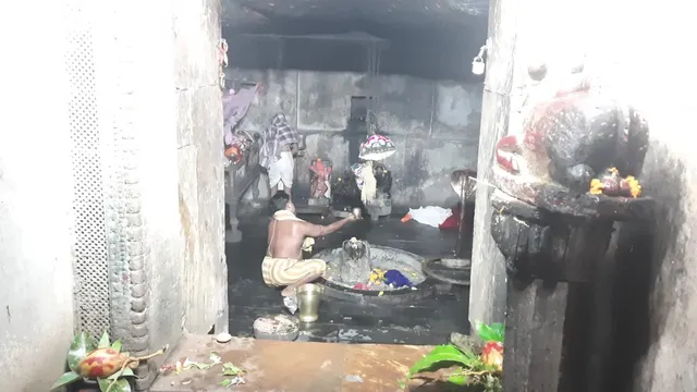 ୯ ମାସ ପରେ ଖୋଲିଲା ଭଦ୍ରକ ଜିଲ୍ଲାର ପ୍ରସିଦ୍ଧ ଶୈବପୀଠ ଆଖଣ୍ଡଳମଣି ମନ୍ଦିର