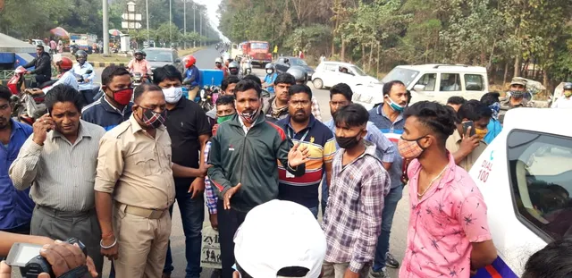 ଗାଡି ଯାଞ୍ଚରୁ ଟ୍ରାଫିକ ପୁଲିସ ଓ ବାଇକ ଚାଳକ ମୁହାଁମୁହିଁ