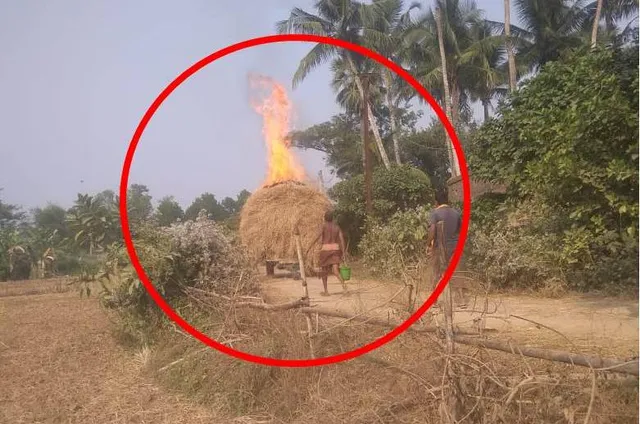 ବିଦ୍ୟୁତ୍‌ ତାର ଲାଗିଲା; ଜଳିଗଲା କୁଟା, ଟ୍ରାକ୍ଟର ଓ ଚାଳକ ସୁରକ୍ଷିତ(ଫଟୋ: ବସନ୍ତ, ବାଲିପାଟଣା)