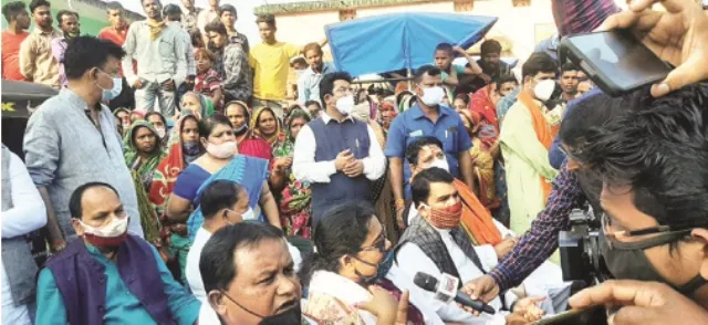 ‘ପରୀ’ ହତ୍ୟାକାଣ୍ଡ : ପରିବାରକୁ ଭେଟିଲେ ୨୦ ବିଜେପି ବିଧାୟକ