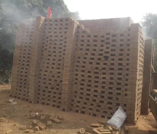 ତେଲେଙ୍ଗାନା ଇଟାଭାଟିରେ ଦିବ୍ୟାଙ୍ଗ ଯୁବତୀଙ୍କୁ ଗଣଦୁଷ୍କର୍ମ ମାମଲା: ବାପାଙ୍କୁ ସାଙ୍ଗରେ ନେଇଗଲା ସର୍ଦ୍ଦାର!