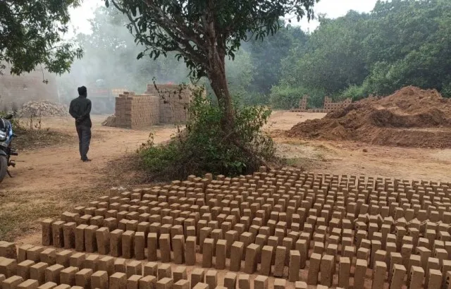 ଜଗନ୍ନାଥପ୍ରସାଦ ବ୍ଲକ୍ ଅଧୀନ ବିଭିନ୍ନ ଇଲାକାରେ ମାଳ ମାଳ ବେଆଇନ୍ ଇଟା ଭାଟି, ପ୍ରଶାସନ ଜାଣି ବି ଅଜଣା