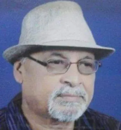 ମା’ଙ୍କ ପଛେ ପଛେ ଚାଲିଗଲେ କବି ଦାମୋଦର