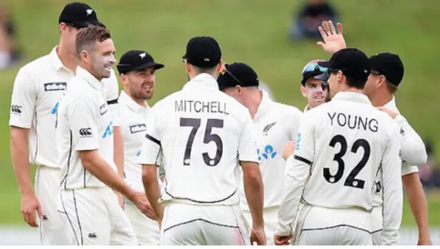 ତୃତୀୟ ଦିନ ଝଡ଼ିଲା ୧୫ ୱିକେଟ୍‌, ପାଳି ପରାଜୟ ଦ୍ବାରରେ ୱେଷ୍ଟଇଣ୍ଡିଜ୍‌