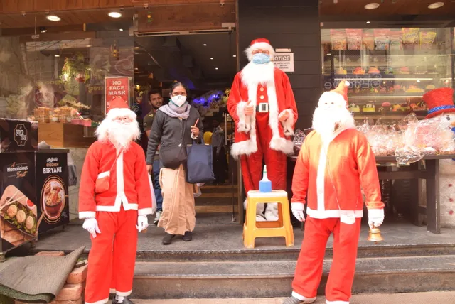 ଘରେ ଘରେ ଖ୍ରୀଷ୍ଟମାସ୍‌:  ଚର୍ଚ୍ଚରେ ଜମିବନି ବଡଦିନ 