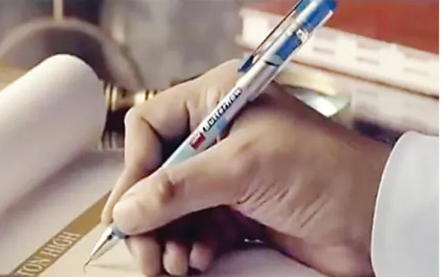 ଦୀର୍ଘଦିନ ସ୍କୁଲ, କଲେଜ ବନ୍ଦ; ବିକ୍ରି ହେଉନି ପେନ୍