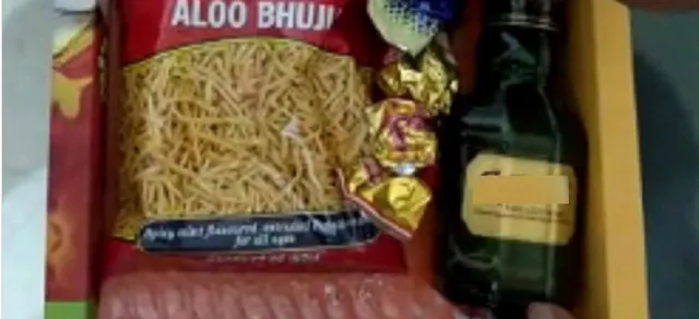 ବିବାହକୁ ଆସିବାକୁ ନିମନ୍ତ୍ରଣ କାର୍ଡ ସାଙ୍ଗରେ ମଦ ଓ ଚାଖଣା ପଠାଇଲେ ବର