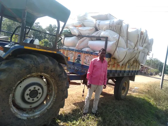 ସରକାରୀ ଗାଇଡଲାଇନକୁ ଫୁ: ଅଖା ବଦଳରେ ପ୍ଲାଷ୍ଟିକ ବସ୍ତାରେ କିଣା ଯାଉଛି ଧାନ