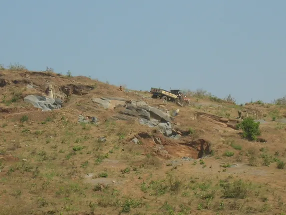 ପରିବେଶ ଓ ପ୍ରଦୂଷଣ ମଂଜୁରୀ ନାଁରେ ଲଟକିଛି ପଥର କୁଆଁରି ଓ ବାଲି ପଟା, ବିନା ମଞ୍ଜୁରୀରେ ବ୍ୟାପକ ଚାଲାଣ