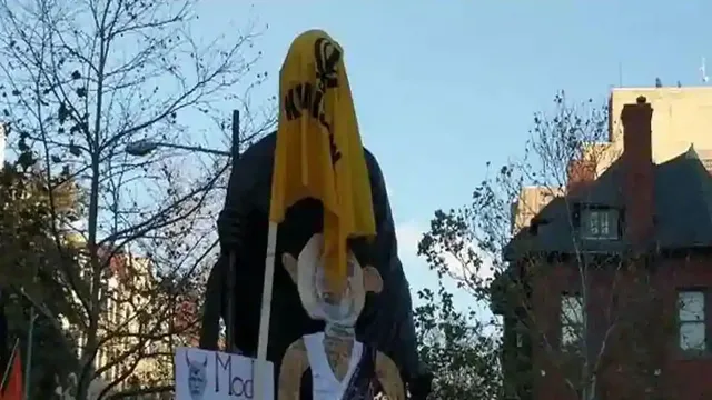 ଓ୍ଵାସିଂଟନ୍‌ରେ ମହାତ୍ମା ଗାନ୍ଧୀଙ୍କ ପ୍ରତିମୂର୍ତ୍ତିକୁ ପତାକାରେ ଆବୃତ କଲେ ଖଲିସ୍ତାନୀ ବିଚ୍ଛିନ୍ନତାବାଦୀ