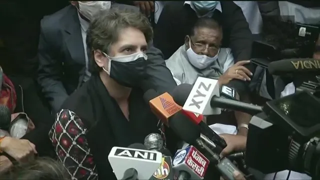 ରାଷ୍ଟ୍ରପତି ଭବନ ପଦଯାତ୍ରା ବେଳେ ପ୍ରିୟଙ୍କା ଗାନ୍ଧୀ ଓ ଅନ୍ୟ କଂଗ୍ରେସ ନେତା ଅଟକ