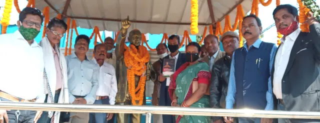 ଫୁଲବାଣୀରେ ଆମ୍ବେଦକରଙ୍କ ତିରୋଧାନ ଦିବସ : ଜିଲ୍ଲାପାଳ ଅଫିସ୍ ସମ୍ମୁଖରେ ପ୍ରତିମୂର୍ତ୍ତି ନିର୍ମାଣ ଦାବି
