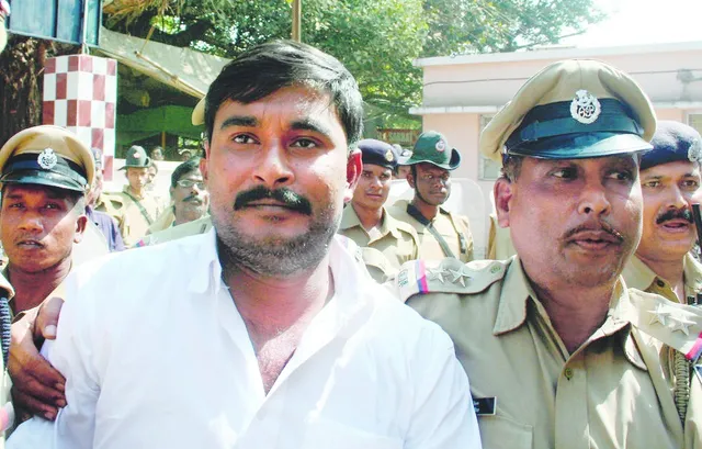 ଚି‌କେନ୍ ରବି ହତ୍ୟାର ସାକ୍ଷୀଙ୍କୁ ଧମକ ମାମଲା: ବିଧାୟକ ରମେଶଙ୍କ ସମେତ ଦୁଇ ନିର୍ଦ୍ଦୋଷ