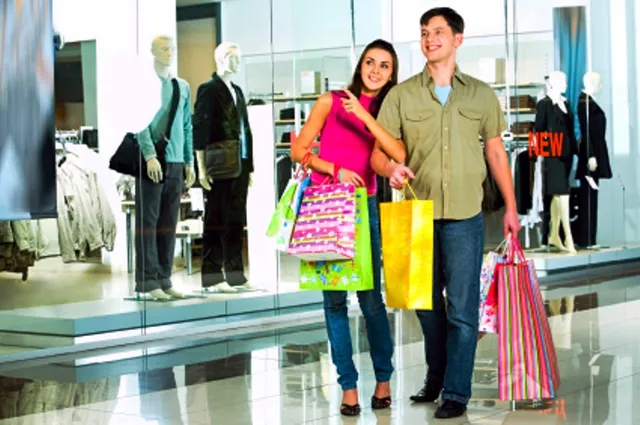 ସାରା ଭାରତ ସପିଙ୍ଗ୍‌ରେ ବ୍ୟସ୍ତ, ୧.୦୪ ଲକ୍ଷ କୋଟି ଟଙ୍କାର ଜିନିଷ କିଣିଲେଣି