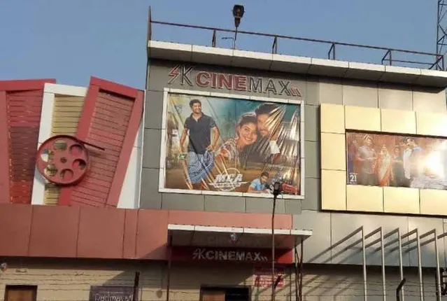 ପାରଳାଖେମୁଣ୍ତି : ସିନେମା ହଲ ବନ୍ଦ, ଲକ୍ଷାଧିକ ବୁଡ଼ିଗଲା