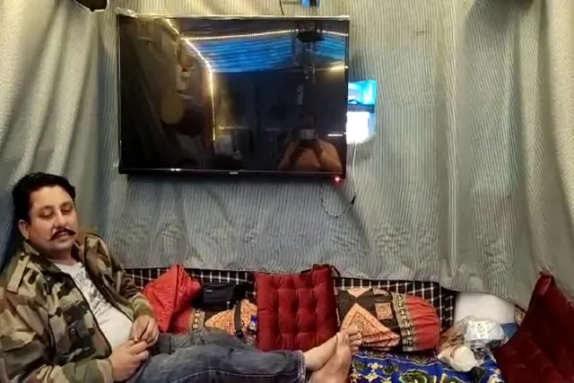 ଆନ୍ଦୋଳନରତ କୃଷକଙ୍କ ବିଳାସମୟ ଟ୍ରାକ୍ଟର ଟ୍ରଲି, ଭିତରେ ଲାଗିଛି ଟିଭି ଓ ଇନଭର୍ଟର