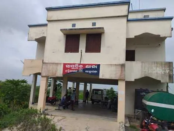 ତନ୍ତିଆପାଳ ସାମୁଦ୍ରିକ ଥାନା: ବୋଟ୍‌ ନାହିଁ, ପାଟ୍ରୋଲିଂରେ ସମୁଦ୍ରକୁ ନ ଯାଇ କୂଳ ଜଗୁଛନ୍ତି ପୁଲିସ୍