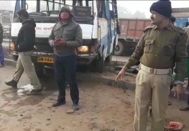 ଜାତୀୟ ରାଜପଥରେ ଓଲଟିଲା ମିନି ବସ୍: ଜଣେ ମୃତ, ୬ ଗୁରୁତର