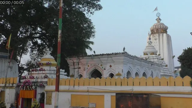 ୧୦ ମାସ ପରେ ଭକ୍ତ ଭଗବାନ ମିଳନ, ଜିଲ୍ଲାରେ ଖୋଲିଲା ସମସ୍ତ ମଠ ମନ୍ଦିର