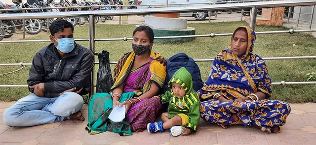 ୫ ମାସ ହେଲା ମିଳୁନି ପିହୁ, ପରିବାରର ଧାରଣା