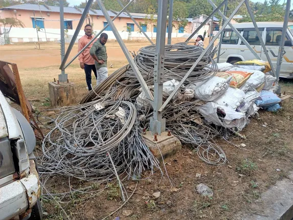 ଆଲୁମିନିୟମ ତାର ଚୋରି ରାକେଟ୍‌ ଠାବ; ୩.୯ ଟନ୍ ଆଲୁମିନିୟମ ଜବତ, ୫ ଗିରଫ