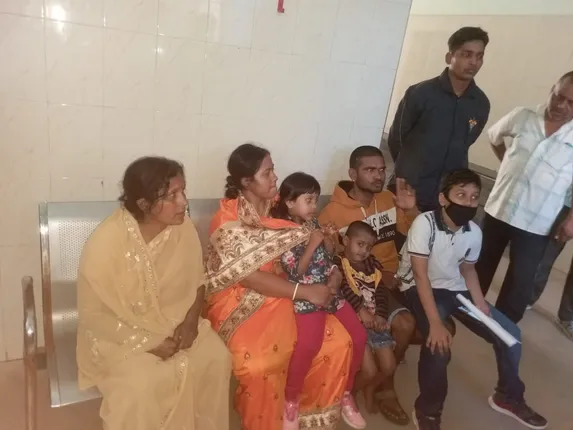 ବାରିପଦା: ଦିନ ଦ୍ୱିପ୍ରହରରେ କାର୍ ଅଟକାଇ ୧୦ ଲକ୍ଷରୁ ଅଧିକ ଟଙ୍କାର ସୁନାଗହଣା ଲୁଟି ନେଲେ ୪ ଲୁଟେରା