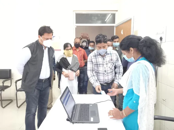 ନବରଙ୍ଗପୁର ମୁଖ୍ୟ ଚିକିତ୍ସାଳୟରେ କରୋନା ଟିକାକରଣ ପାଇଁ ଡ୍ରାଏ ରନ୍ 