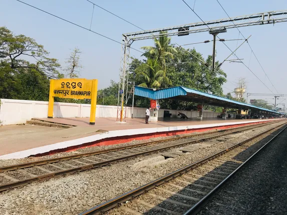 ଡେଥ୍‌ ଟ୍ରାକ୍‌ରେ ଅକାଳେ ଯାଉଛି ଜୀବନ : ୩ବର୍ଷରେ କଟିଲାଣି ୧୩୬ ମୁଣ୍ଡ, ଆତ୍ମହତ୍ୟା କରିଛନ୍ତି ୫୧ଜଣ