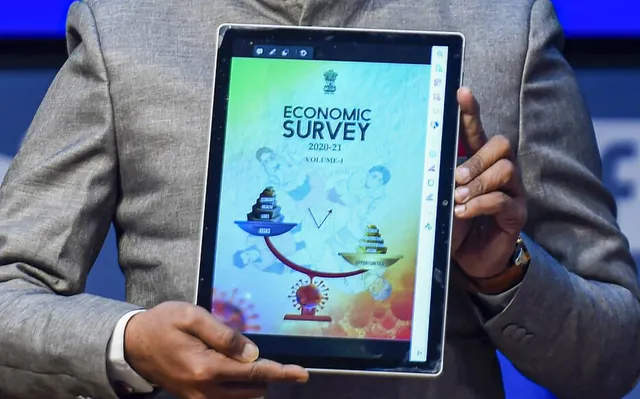 ଅର୍ଥନୈତିକ ସର୍ଭେ ରିପୋର୍ଟରେ ମହାଭାରତର ଶ୍ଳୋକ, ଥ୍ରୀ ଇଡିଅଟସ୍ ଚଳଚ୍ଚିତ୍ରର ଚରିତ୍ର