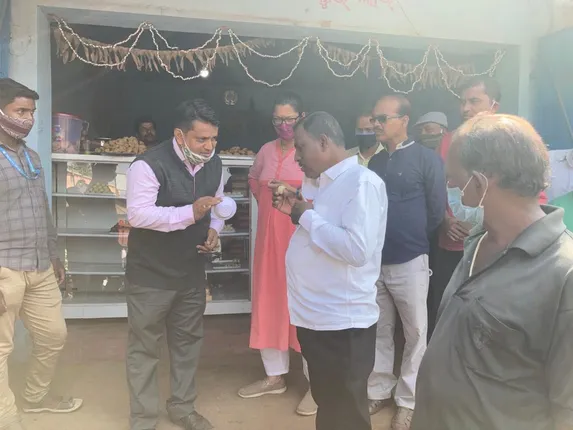 ଖୋର୍ଦ୍ଧା ପୌର ପ୍ରଶାସନ, ଖାଦ୍ୟ ନିରୀକ୍ଷକଙ୍କ ଯୁଗ୍ମ ଯାଂଚ, ୧ କ୍ୱିଂଟାଲ୍ ନିମ୍ନମାନର ଖାଦ୍ୟ ନଷ୍ଟ କଲେ  