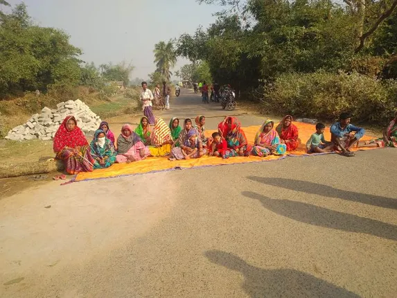 ପାଟକୁରା ଦୁଇ ବ୍ୟକ୍ତିଙ୍କୁ ମରଣାନ୍ତକ ଆକ୍ରମଣ ଘଟଣା; ଆହତ ବ୍ୟକ୍ତିଙ୍କ ଦୋକାନ ଜାଳିଲେ ଦୁର୍ବୃତ୍ତ