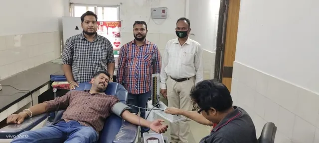 କଏଦୀକୁ ରକ୍ତ ଦେଇ ଜୀବନ ବଂଚାଇଲେ ୨ ପୁଲିସ