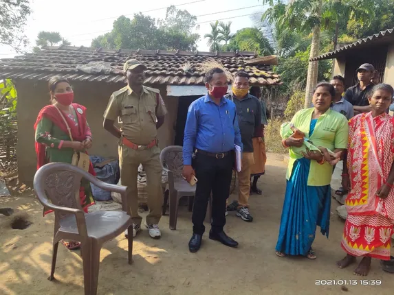 ଦାରିଦ୍ର୍ୟର ତାଡନାରେ ସୋମନାଥଙ୍କ ଆତ୍ମହତ୍ୟା ଘଟଣା: ବିକ୍ରି ପୁଅକୁ ଖୋଜି ବାହାର କଲା ପ୍ରଶାସନ